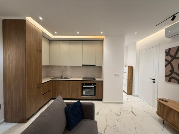 Tirane, jepet me qera apartament 1+1+Ballkon Kati 6, 68 m² 750 € (ZOGU I ZI)