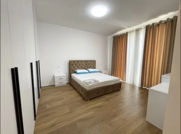 Tirane, jepet me qera Vile 3+1 Kati 0, 350 m² (TEG)