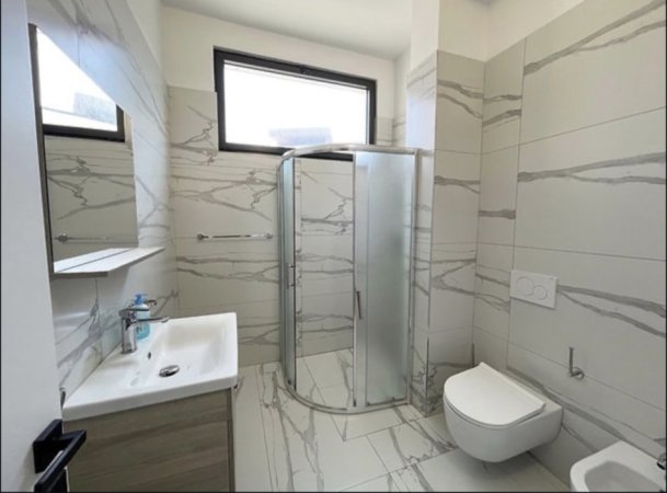 Tirane, jepet me qera Vile 3+1 Kati 0, 350 m² (TEG)