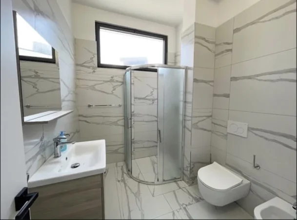 Tirane, jepet me qera Vile 3+1 Kati 0, 350 m² (TEG)