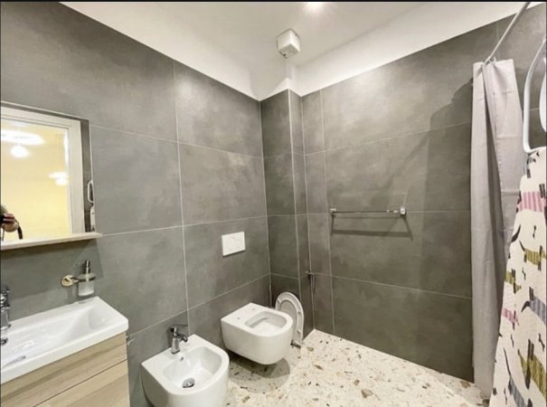 Tirane, jepet me qera Vile 3+1 Kati 0, 350 m² (TEG)