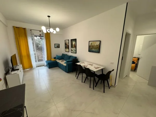 Tirane, jepet me qera apartament 1+1 Kati 3, 60 m²