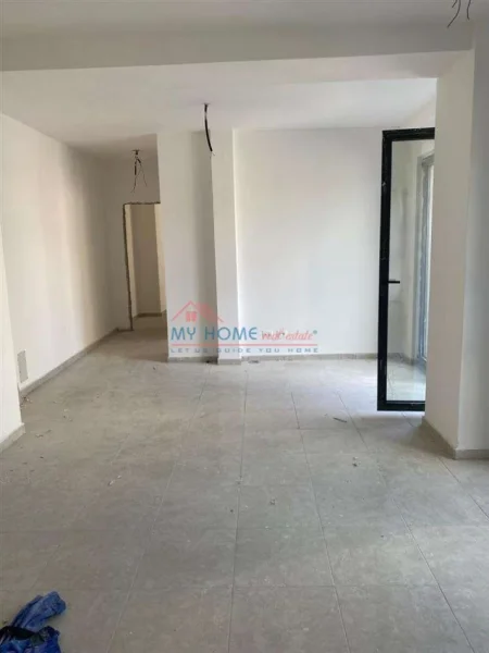 Tirane, jepet me qera zyre Kati 3, 89 m² 800 € 