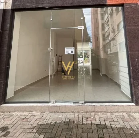 Tirane, jepet me qera ambjent biznesi Kati 0, 60 m² 350 € (YZBERISHT)