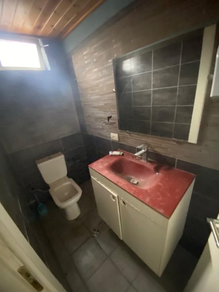 Tirane, jepet me qera dyqan Kati 0, 120 m² 900 € (KOMUNA E PARISIT)