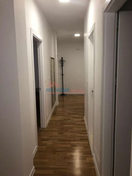 Tirane, jepet me qera apartament 3+1+Ballkon Kati 3, 170 m² 2.500 € (Rruga Sami Frasheri)