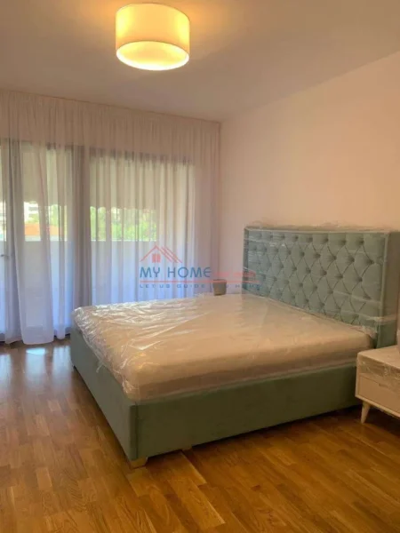 Tirane, jepet me qera apartament 3+1+Ballkon Kati 3, 170 m² 2.500 € (Rruga Sami Frasheri)