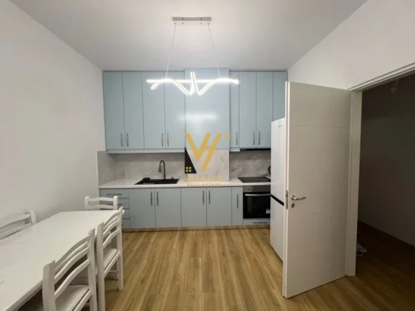 Tirane, shitet apartament 1+1+Ballkon Kati 4, 69 m² (ISH FUSHA E AVAICIONIT)