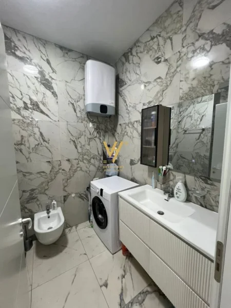 Tirane, shitet apartament 1+1+Ballkon Kati 4, 69 m² (ISH FUSHA E AVAICIONIT)