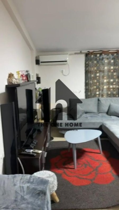 Tirane, jepet me qera apartament 1+1+Ballkon Kati 3, 70 m² 500 € (Kodra Diellit)