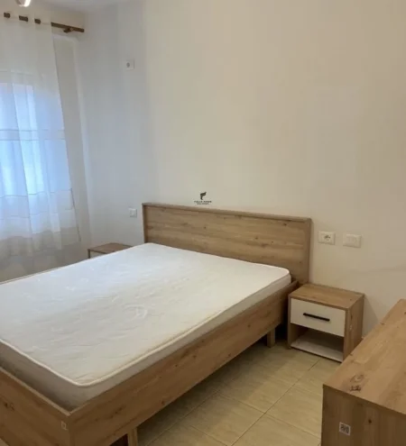 Tirane, jepet me qera apartament 2+1 Kati 3, 75 m² 680 € (KODRA E DIELLIT)
