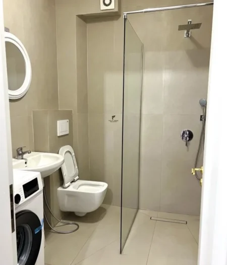 Tirane, jepet me qera apartament 2+1 Kati 3, 75 m² 680 € (KODRA E DIELLIT)