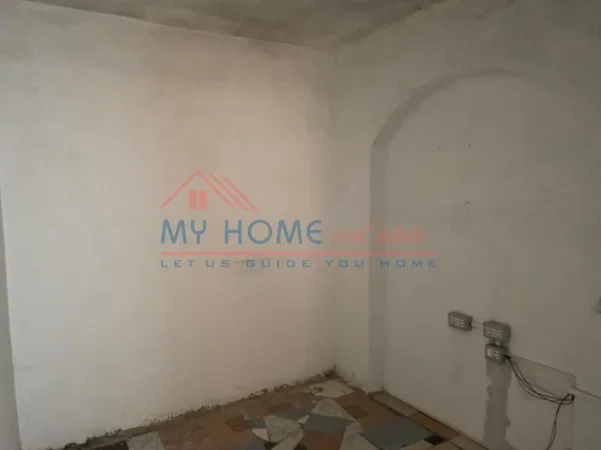 Tirane, jepet me qera magazine Kati 0, 220 m² 900 € (Rruga Siri Kodra)