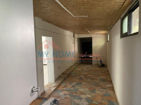 Tirane, jepet me qera magazine Kati 0, 220 m² 900 € (Rruga Siri Kodra)