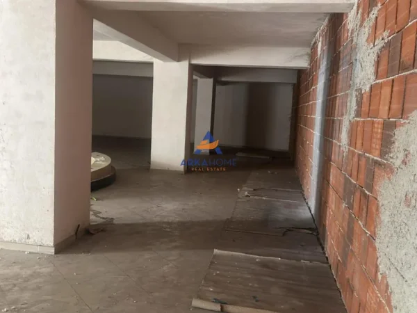 Tirane, shitet ambjent biznesi Kati 0, 262 m² 2.620.000 €