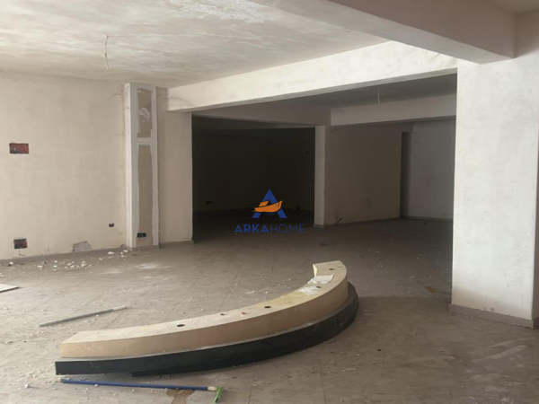 Tirane, shitet ambjent biznesi Kati 0, 262 m² 2.620.000 €