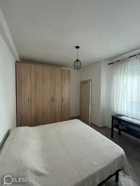 Tirane, jepet me qera apartament 1+1+Ballkon Kati 2, 70 m² 430 € (RRUGA PETI)