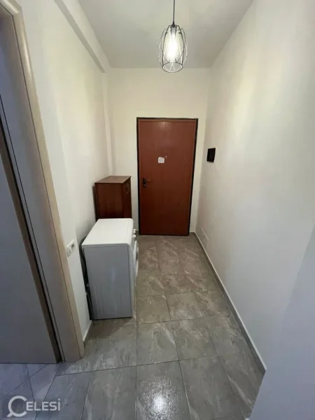 Tirane, jepet me qera apartament 1+1+Ballkon Kati 2, 70 m² 430 € (RRUGA PETI)