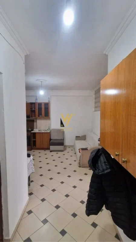 Tirane, jepet me qera apartament 1+1+Ballkon Kati 8, 60 m² 380 € (ASTIR)