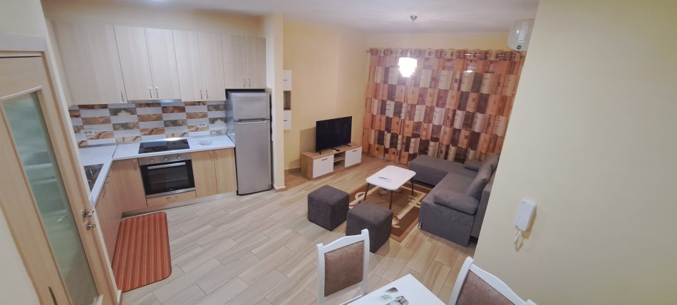 Tirane, jepet me qera apartament 1+1 Kati 5, 70 m² 550 Lek (Le Bon ,PetroNini Luarasi ,Rruga e Kosovarve)