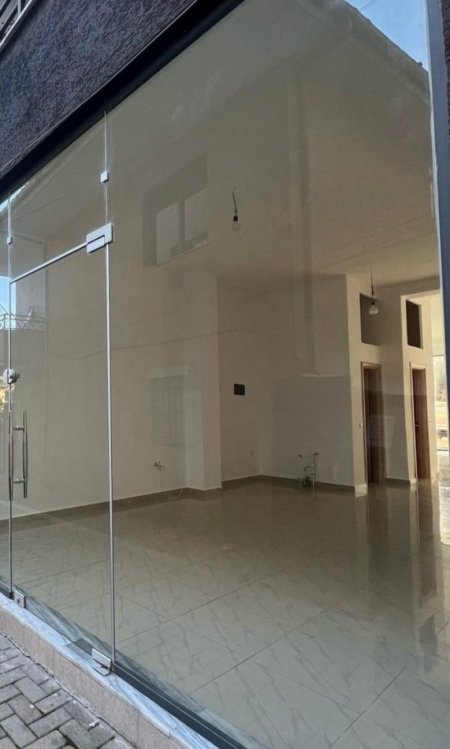 Tirane, jepet me qera ambjent biznesi , 60 m² 350 € (yzberisht)