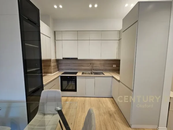 Tirane, jepet me qera apartament 2+1 Kati 6, 80 m² 650 € 