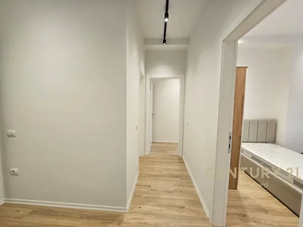 Tirane, jepet me qera apartament 2+1 Kati 6, 80 m² 650 € 