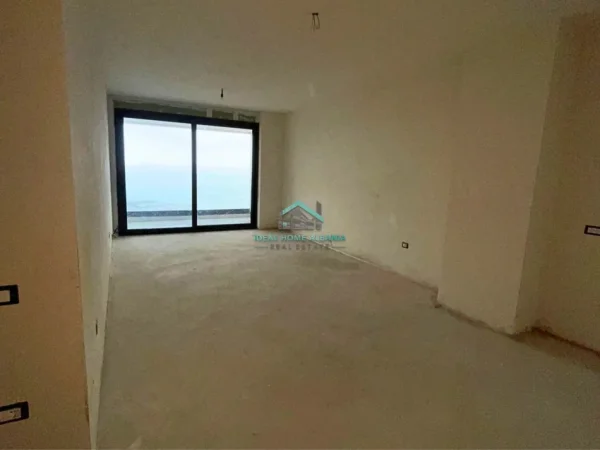 Vlore, shitet apartament 3+1+Ballkon Kati 2, 107 m² 386.000 € 