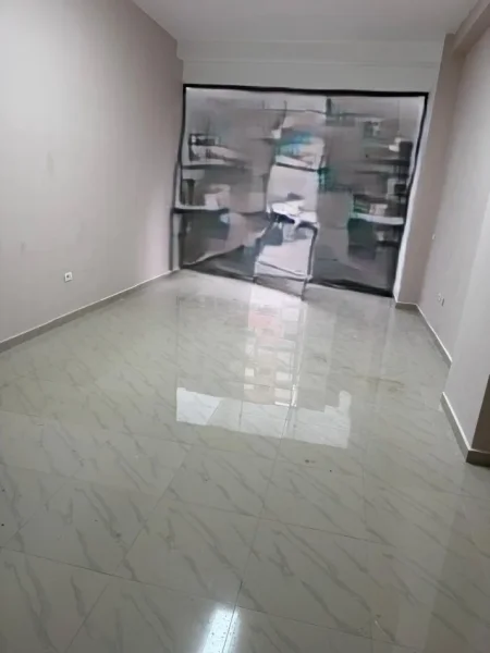 Tirane, jepet me qera ambjent biznesi Kati 0, 35 m² 350 € (Rruga Tre Deshmoret)