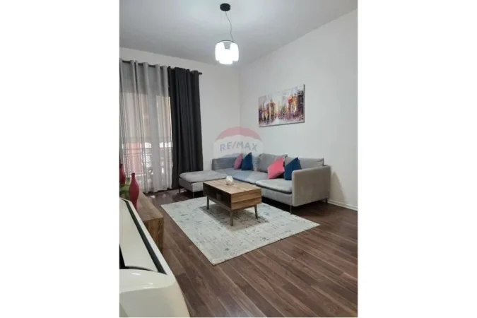 Tirane, jepet me qera apartament 1+1+Ballkon Kati 4, 65 m² 850 € (delijorgji)