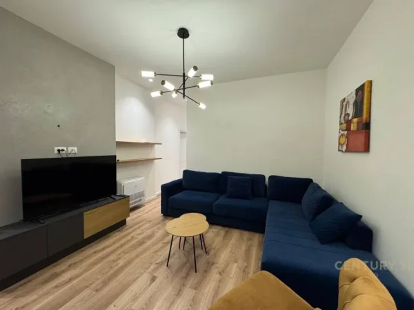 Tirane, jepet me qera apartament 2+1+Ballkon Kati 1, 90 m² 700 € 