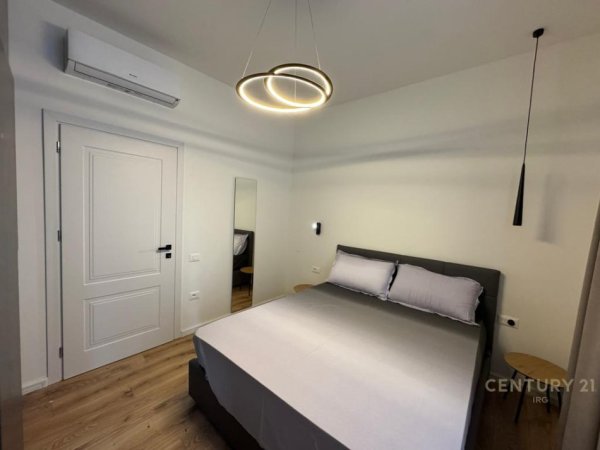 Tirane, jepet me qera apartament 2+1+Ballkon Kati 1, 90 m² 700 € 