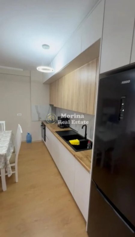 Tirane, jepet me qera apartament 2+1 Kati 1, 70 m² 500 € (Rruga 5 Maji)