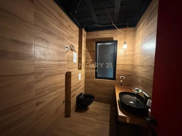 Tirane, jepet me qera apartament Kati 1, 110 m² 1.000 € 