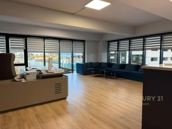 Tirane, shitet ambjent biznesi Kati 3, 1.600 m² 1.350.000 € 