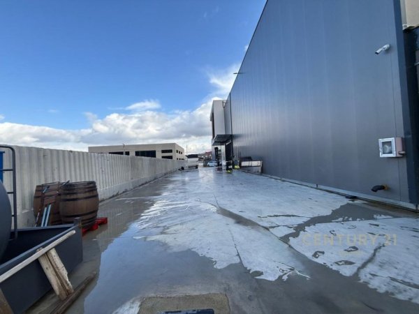 Tirane, shitet ambjent biznesi Kati 3, 1.600 m² 1.350.000 € 