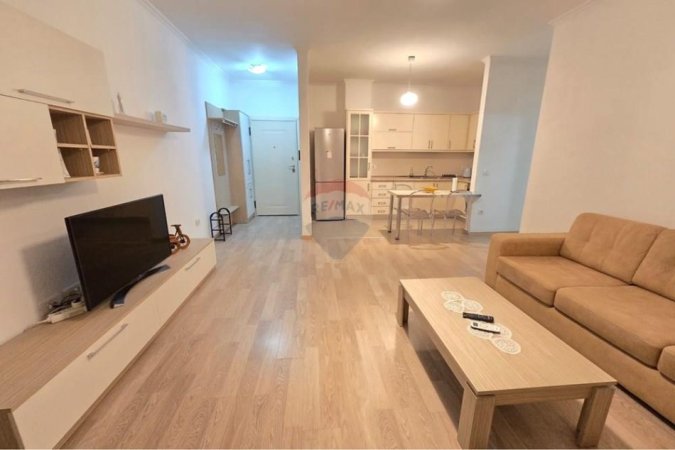Tirane, jepet me qera apartament 1+1 , 69 m² 650 € (Rruga Kavajes)