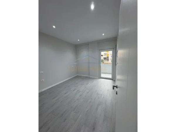 Tirane, jepet me qera apartament 1+1 Kati 2, 60 m² 350 € (Kodra e Priftit)