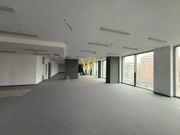 Tirane, jepet me qera ambjent biznesi Kati 6, 1.570 m² 39.300 € (DOWNTOWN ONE)