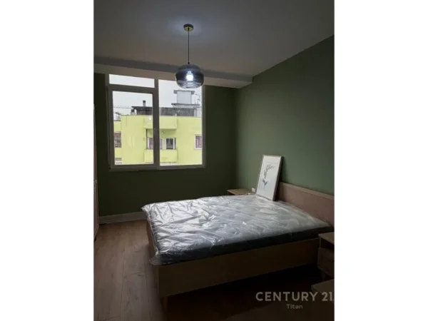 Tirane, jepet me qera apartament 2+1 Kati 6, 95 m² 600 € 