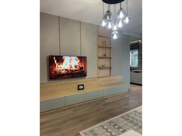 Tirane, jepet me qera apartament duplex 3+1 Kati 1, 140 m² 1.300 € 