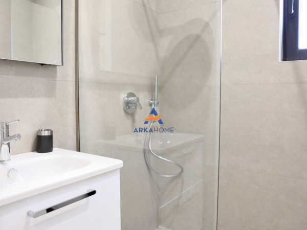 Tirane, jepet me qera apartament 1+1 Kati 1, 55 m² 500 € 