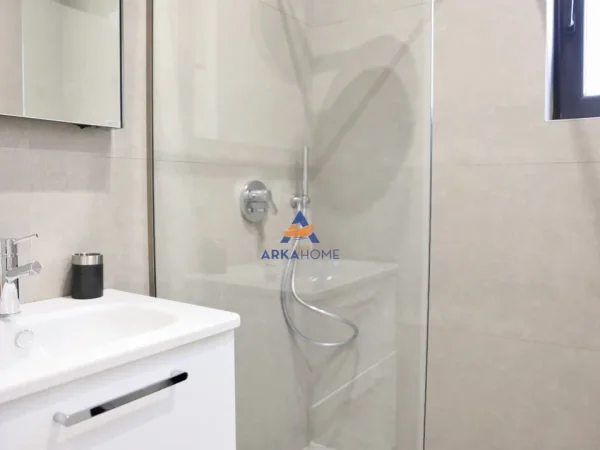 Tirane, jepet me qera apartament 1+1 Kati 1, 55 m² 500 € 