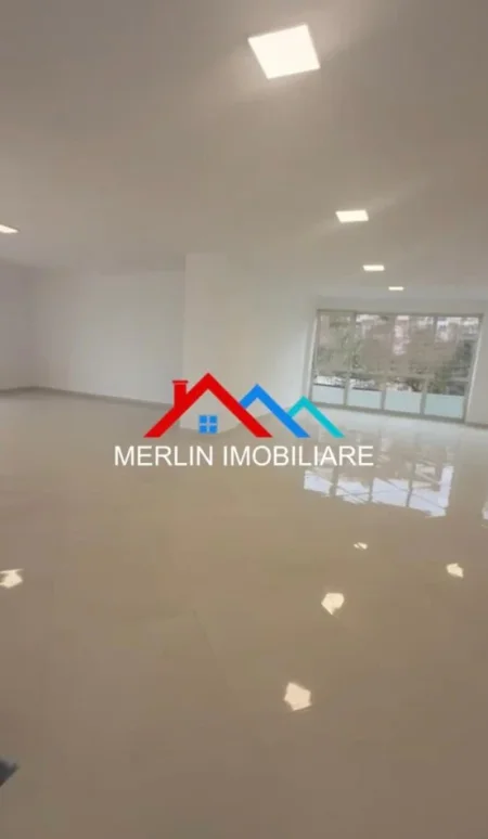 Tirane, jepet me qera ambjent biznesi Kati 2, 260 m² 2.500 € (BULEVARDI I RI)