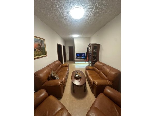 Tirane, jepet me qera apartament 1+1 Kati 1, 58 m² 550 € (Rruga "Muhamet Gjollesha" Vasil Shanto)