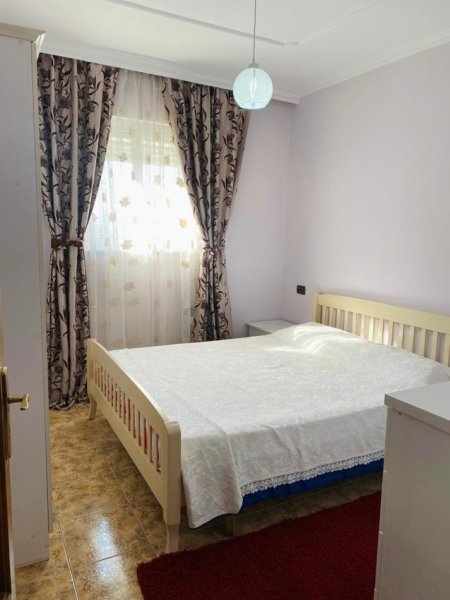 Tirane, jepet me qera apartament 2+1+Ballkon Kati 5, 80 m² 600 € (RRUGA E KAVAJES)