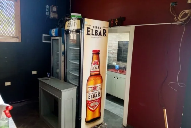 Tirane, jepet me qera bar-resorant Kati 0, 120 m² 900 € (Rruga Robert Shvarc)