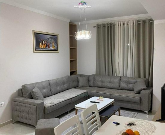 Tirane, jepet me qera apartament 2+1 Kati 4, 84 m² 50.000 € (Rruga Alajdin Frasheri)