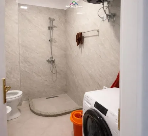 Tirane, jepet me qera apartament 2+1 Kati 4, 84 m² 50.000 € (Rruga Alajdin Frasheri)