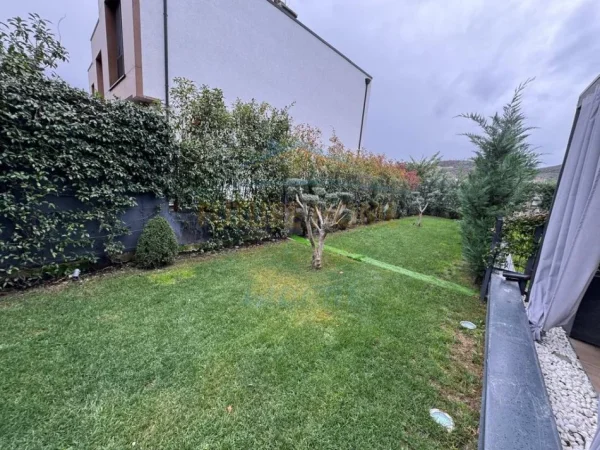 Tirane, jepet me qera apartament 2+1+Ballkon Kati 0, 100 m² 1.700 € (TEG)